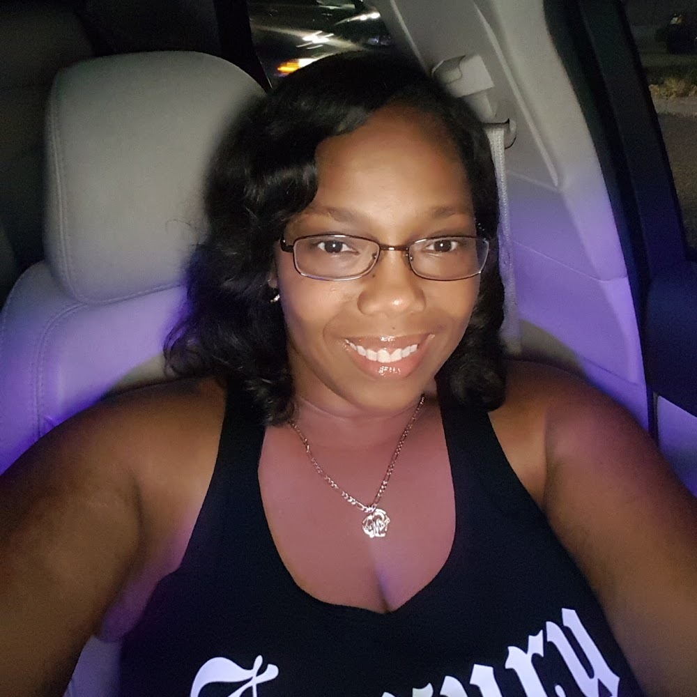 Meet your Posher, Latosha